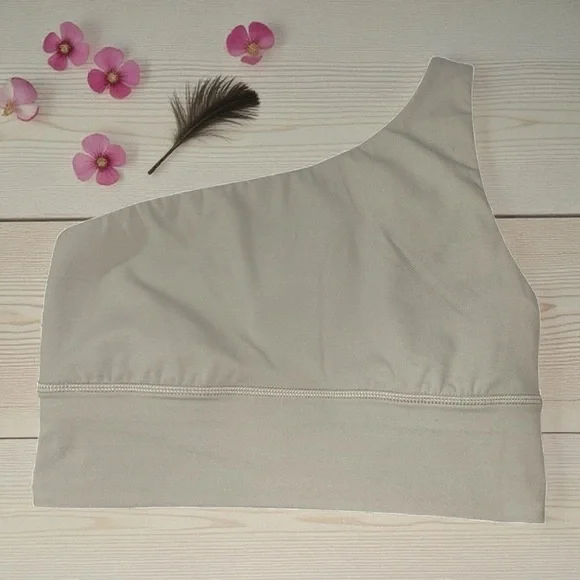 Lululemon Align Asymmetrical Bra *Light Support, A/B Cup
Riverstone size 4 - Picture 2 of 10